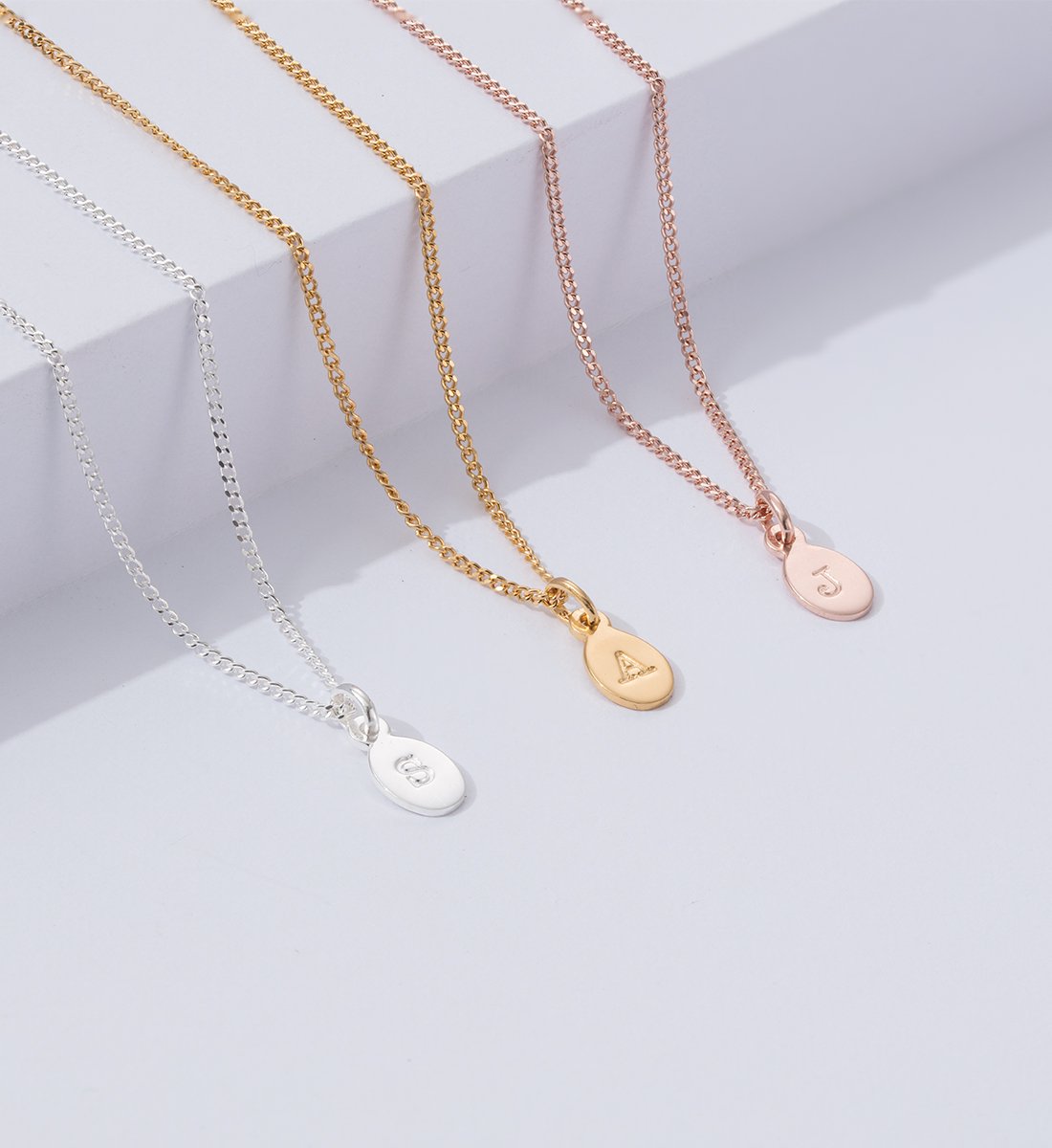 INITIAL BRACELET A-Z (18K GOLD VERMEIL) - IMAGE 3