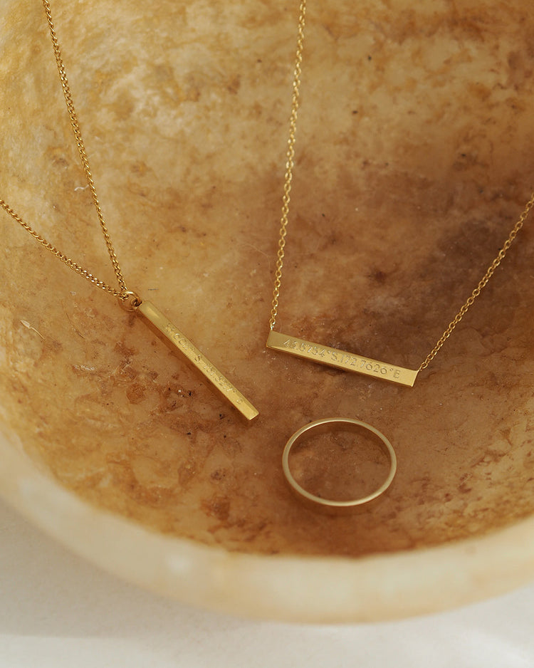 ENGRAVABLE BAR NECKLACE (18K GOLD VERMEIL)
