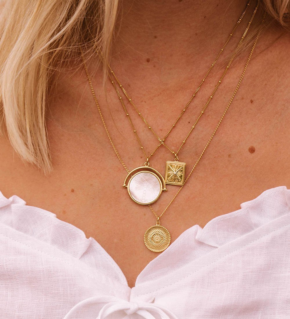 AUS発【KIRSTIN ASH】Traveller★コイン ネックレス 無料刻印 TRAVELLER COIN NECKLACE (18K GOLD VERMEIL) – KIRSTIN ASH