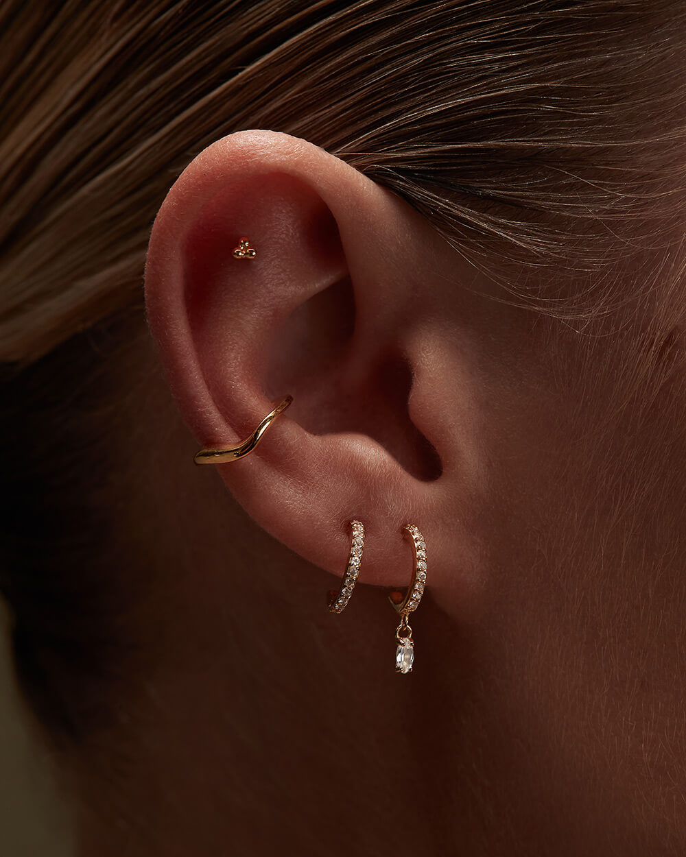 CONTOUR EAR CUFF (18K GOLD PLATED) - IMAGE 3