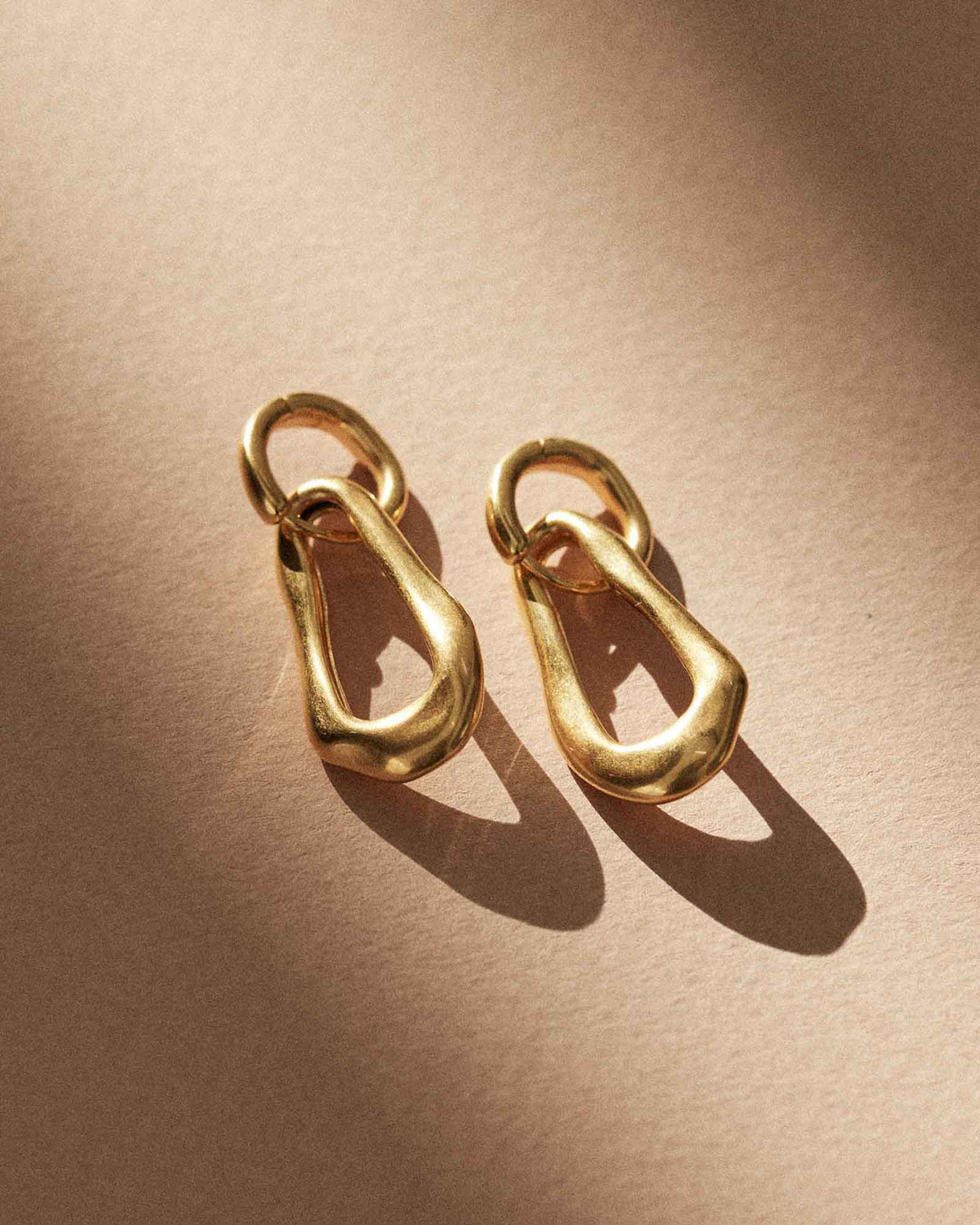 SHIFT EARRINGS (18K GOLD PLATED)