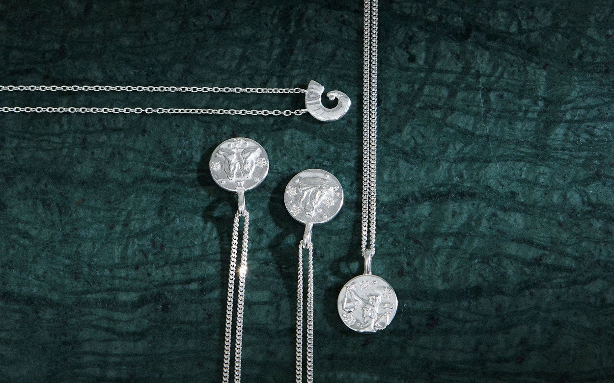 AQUARIUS PETITE ZODIAC NECKLACE (STERLING SILVER)