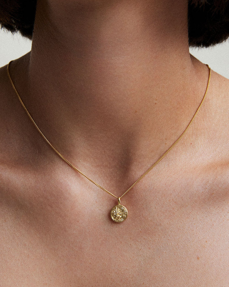 PISCES PETITE ZODIAC NECKLACE (18K GOLD VERMEIL) IMAGE 2
