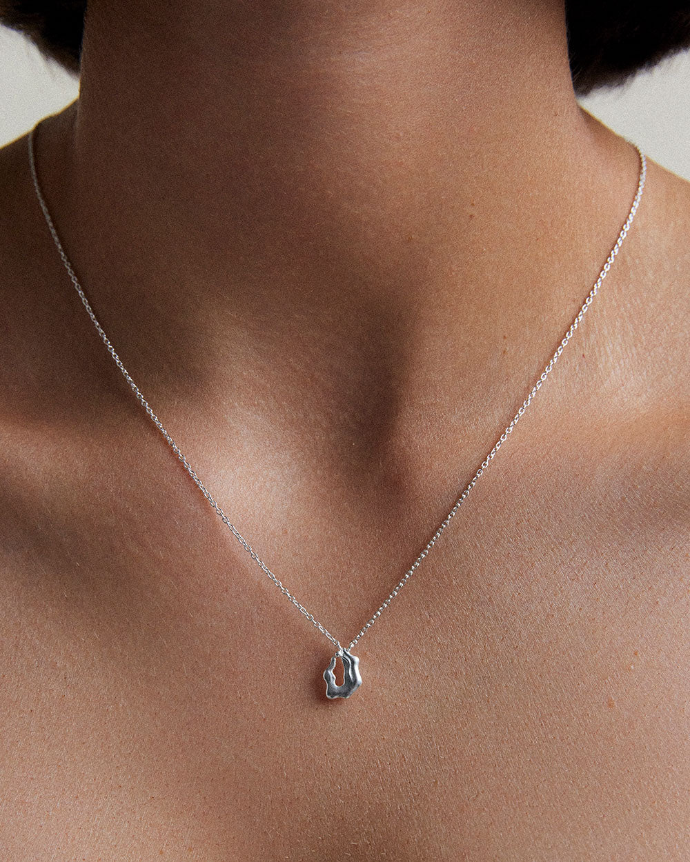 AQUARIUS STAR SIGN NECKLACE (STERLING SILVER)