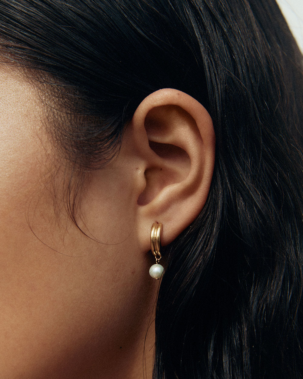 SOLACE PEARL HOOPS (18K GOLD PLATED)