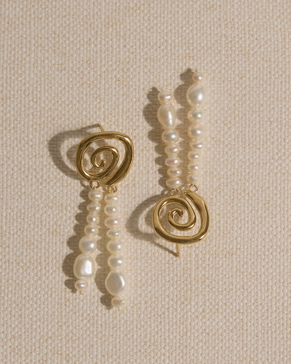 SWEET ESCAPE EARRINGS (18K GOLD PLATED)