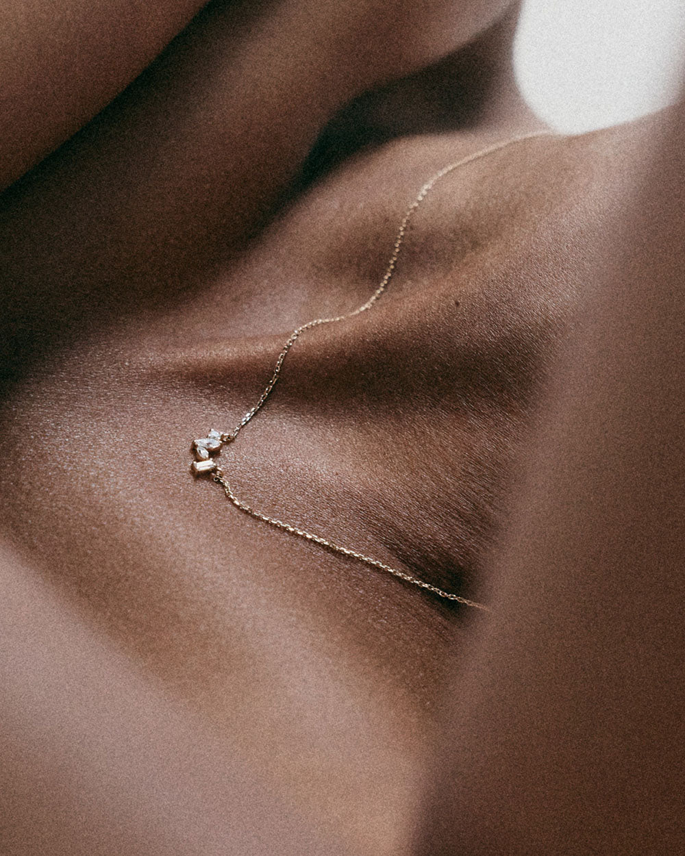 VELA NECKLACE (9K GOLD)