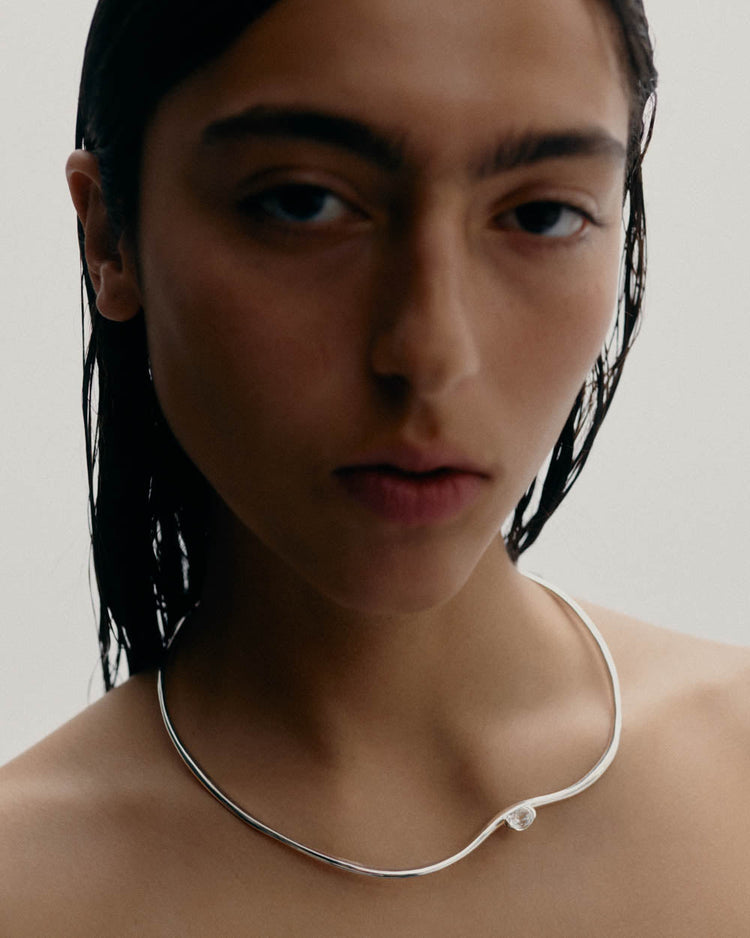 UNFOLD COLLAR NECKLACE (RHODIUM PLATED)