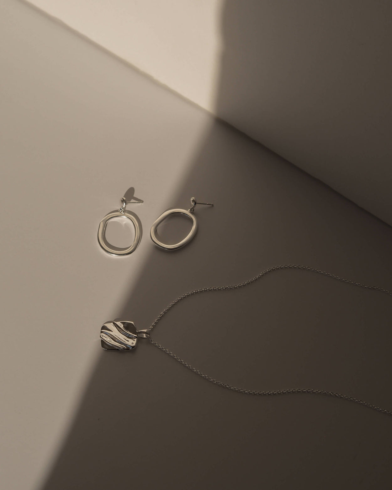 GLOW EARRINGS (STERLING SILVER) IMAGE 4